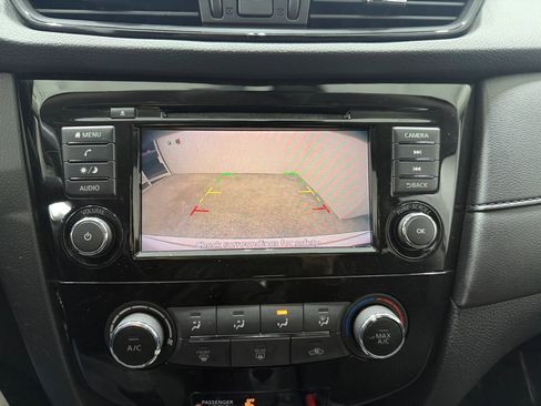 Used 2019 Nissan Rogue S w/ Special Edition Package image 17