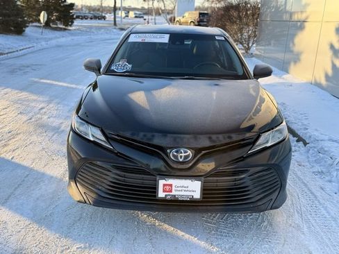Certified 2018 Toyota Camry LE image 34