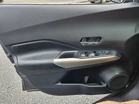 Used 2019 Nissan Kicks SR w/ SR Premium Package FWD image 30