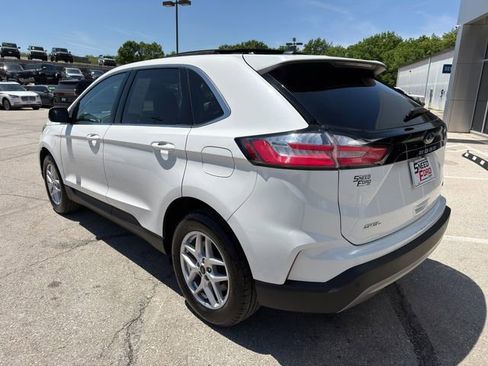 Used 2024 Ford Edge SEL w/ Convenience Package AWD/4WD image 5