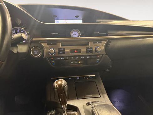 Used 2013 Lexus ES 350 w/ Luxury Pkg FWD image 12