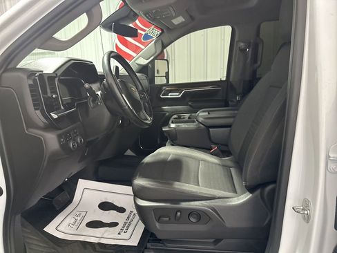 Used 2024 Chevrolet Silverado 2500 LT AWD/4WD image 13