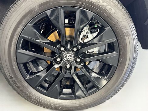 Used 2025 Toyota RAV4 XLE Premium image 39