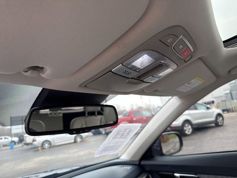 Used 2024 Kia Telluride EX w/ EX Captain's Chair Package image 24