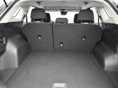 Used 2025 Kia Sportage LX FWD image 16