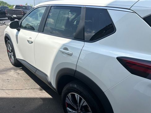 Used 2023 Nissan Rogue SV w/ SV Premium B Package AWD/4WD image 4