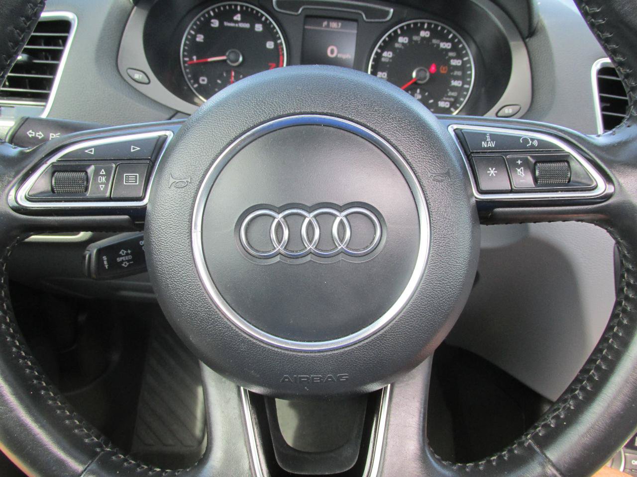 Used 2017 Audi Q3 2.0T Premium Plus w/ Premium Plus Package FWD image 12