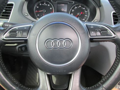 Used 2017 Audi Q3 2.0T Premium Plus w/ Premium Plus Package FWD image 12