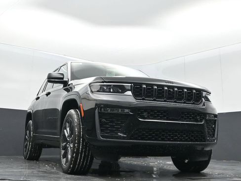 New 2026 Jeep Grand Cherokee Limited image 32