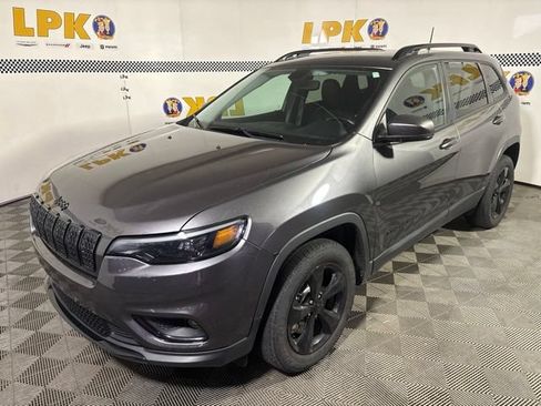 Used 2019 Jeep Cherokee Latitude Plus AWD/4WD image 6