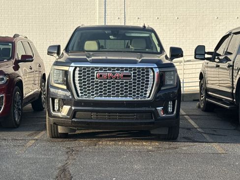 Used 2022 GMC Yukon XL Denali w/ Denali Ultimate Package RWD image 2