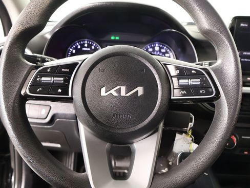 Used 2023 Kia Forte LX FWD image 3