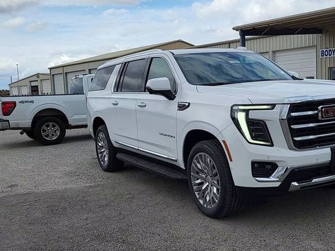 New 2026 GMC Yukon XL Elevation image 2