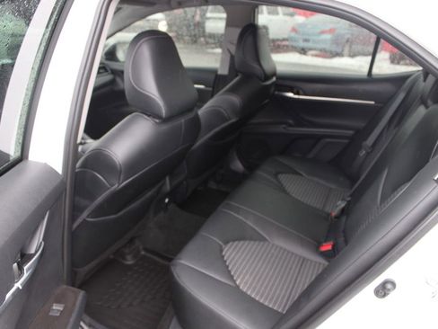 Used 2023 Toyota Camry SE image 17