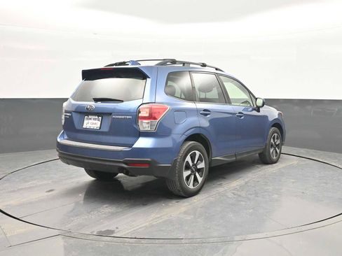 Used 2018 Subaru Forester 2.5i Premium w/ All-Weather Package image 7
