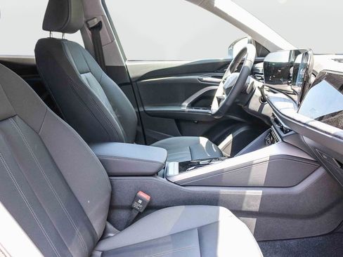 Used 2025 Audi Q5 Premium Plus image 18