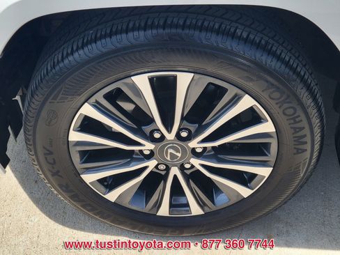 Used 2024 Lexus LX 600 600 Premium w/ Interior Upgrade Package image 9