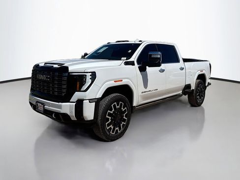 Used 2025 GMC Sierra 2500 Denali Ultimate AWD/4WD image 3
