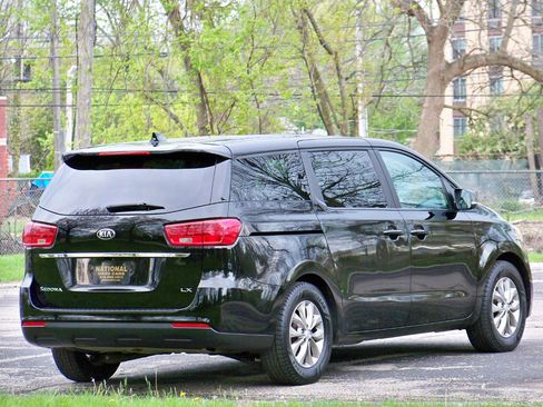 Used 2020 Kia Sedona LX FWD image 6