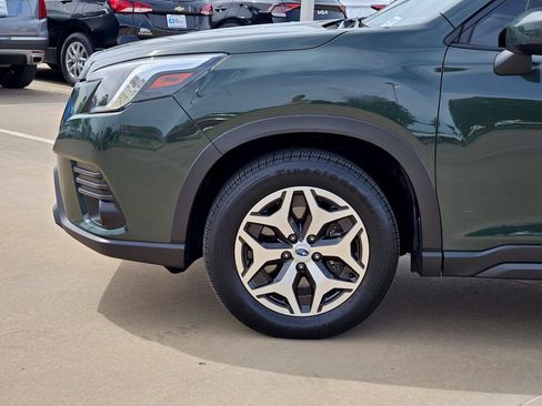 Used 2024 Subaru Forester Premium AWD/4WD image 13