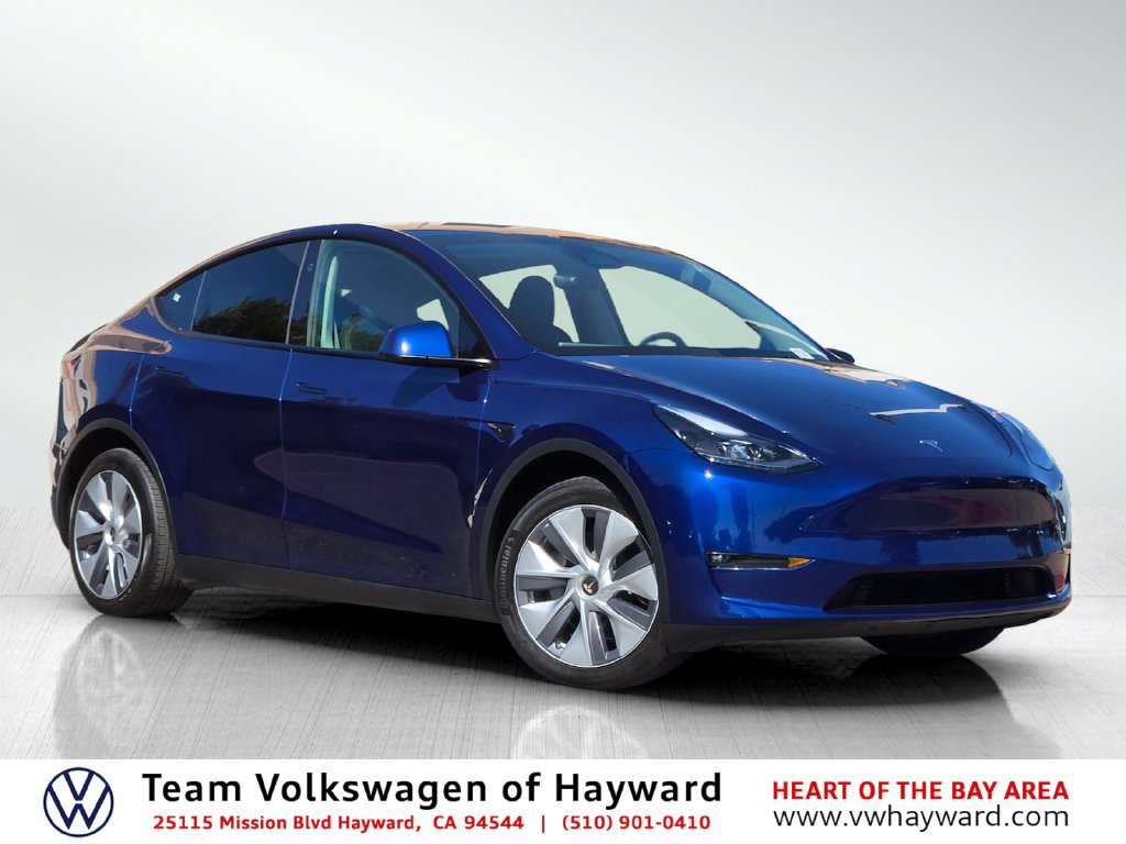 Used 2023 Tesla Model Y Long Range AWD/4WD image 1