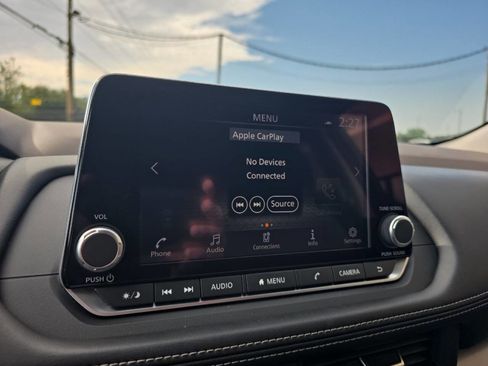 Used 2023 Nissan Rogue SV image 27