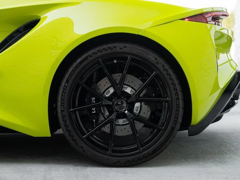 Used 2025 Lotus Emira RWD image 13