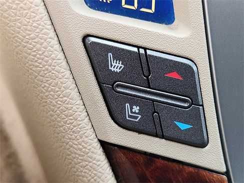 Used 2011 Cadillac CTS Premium image 23