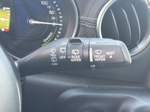 Used 2022 Jeep Wrangler Unlimited Sahara w/ Cold Weather Group AWD/4WD image 19