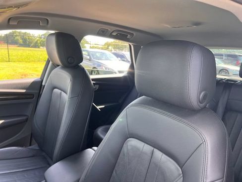 Used 2018 Audi Q5 2.0T Premium w/ Convenience Package AWD/4WD image 12