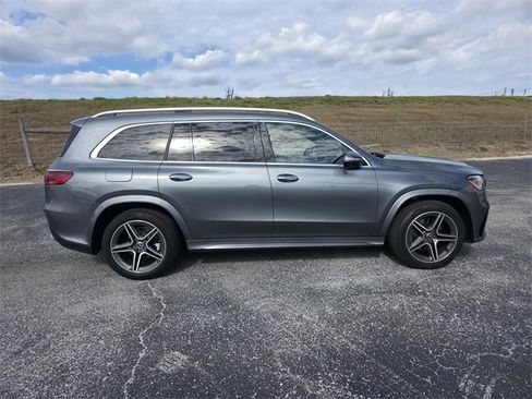 Used 2024 Mercedes-Benz GLS 450 4MATIC image 4