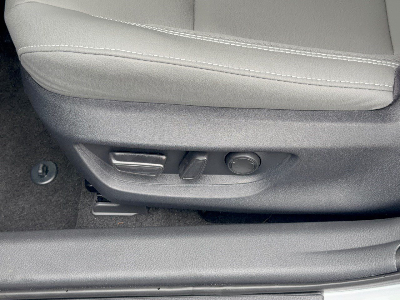 Used 2026 Toyota Camry SE FWD image 16