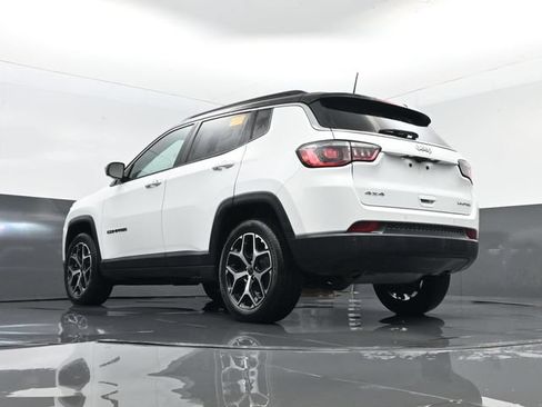 Used 2025 Jeep Compass Limited AWD/4WD image 24