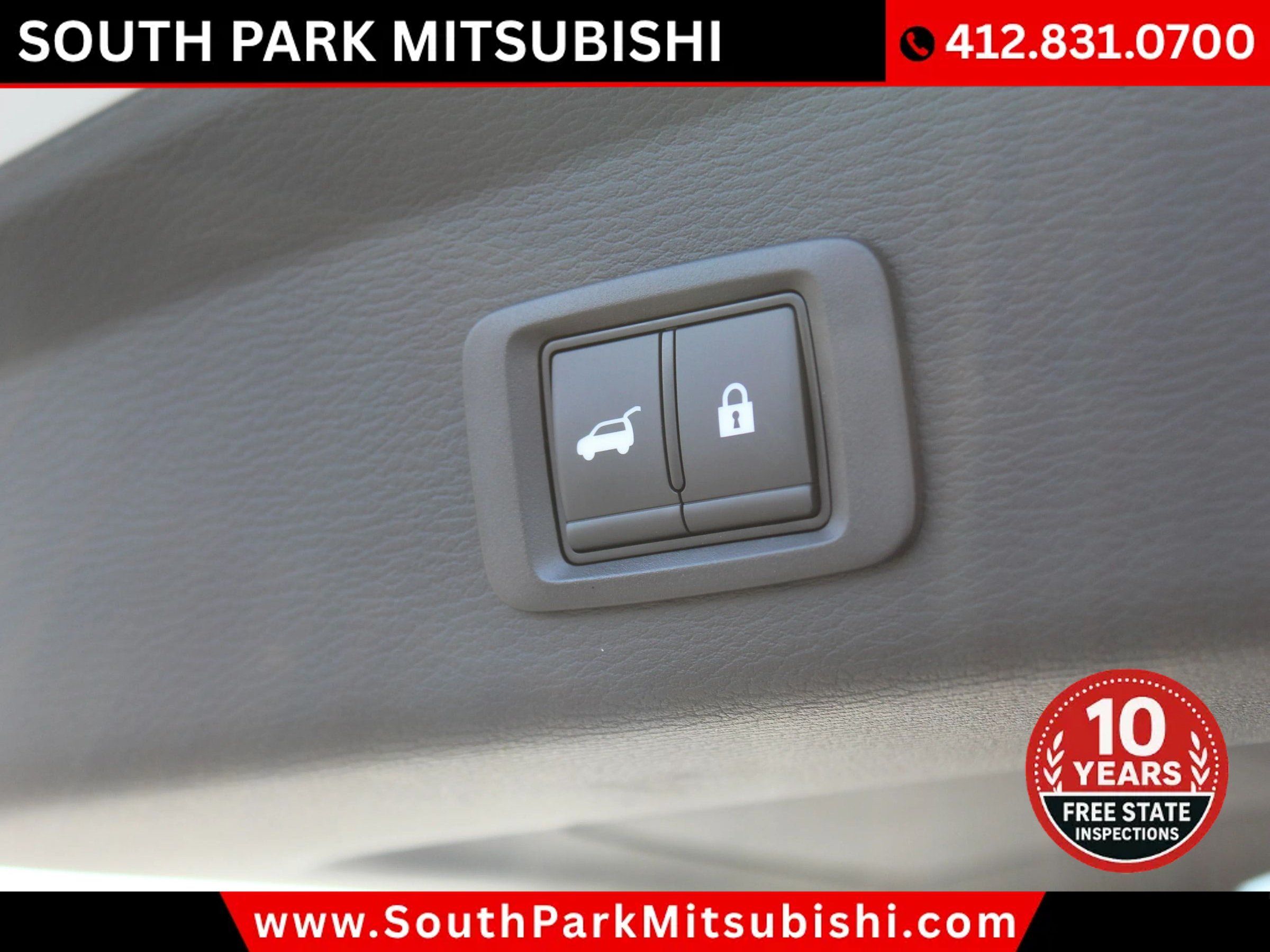Used 2025 Mitsubishi Outlander 4WD Plug-In Hybrid image 28