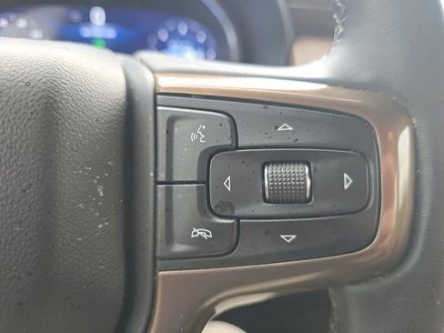Used 2024 Chevrolet Suburban High Country AWD/4WD image 35