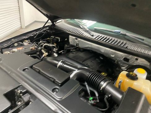 Used 2016 Ford Expedition EL XLT image 18