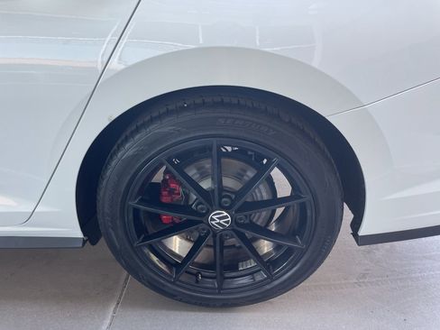 Used 2024 Volkswagen Jetta GLI 40th Anniversary Edition image 11