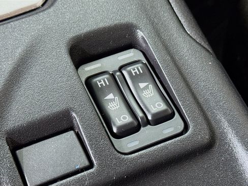 Used 2018 Subaru Impreza 2.0i Premium image 3