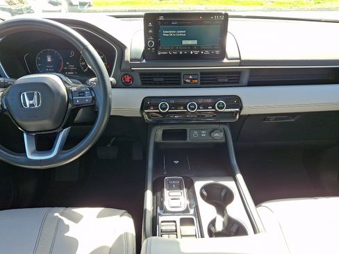 Certified 2023 Honda Pilot Touring image 15