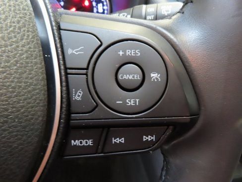 Used 2019 Toyota RAV4 XLE Premium image 23