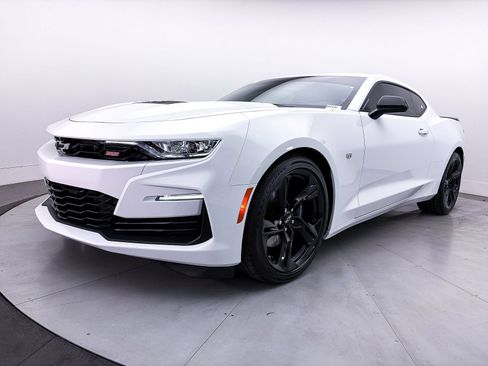 Used 2020 Chevrolet Camaro SS RWD image 11