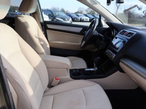 Used 2017 Subaru Outback 2.5i Premium image 15