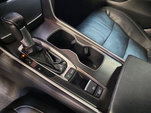 Used 2018 Honda Accord Touring image 26