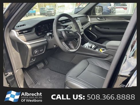 New 2026 Jeep Grand Cherokee Limited AWD/4WD image 9