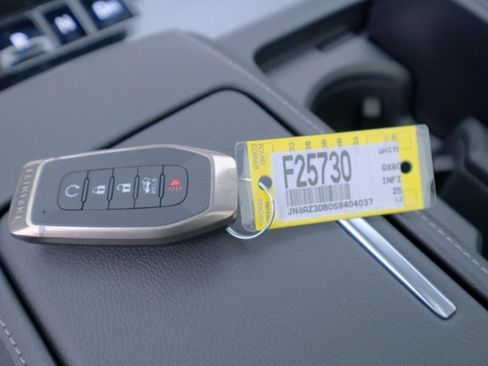 New 2025 INFINITI QX80 Sensory image 29