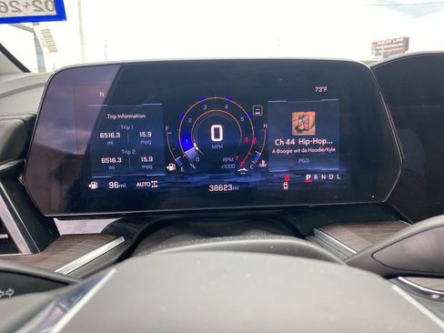 Used 2025 Chevrolet Suburban Z71 image 20