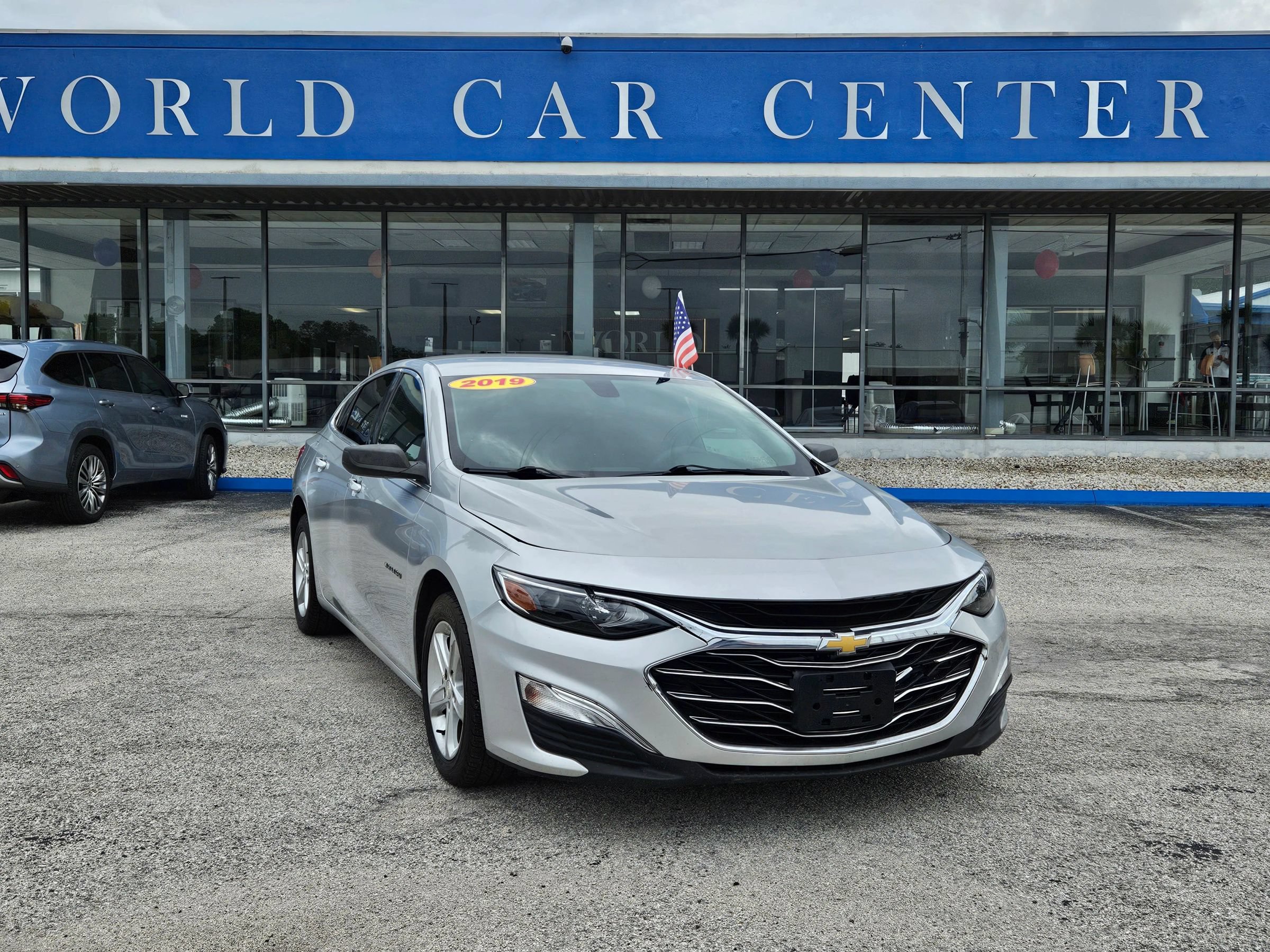 Used 2019 Chevrolet Malibu LS FWD image 1