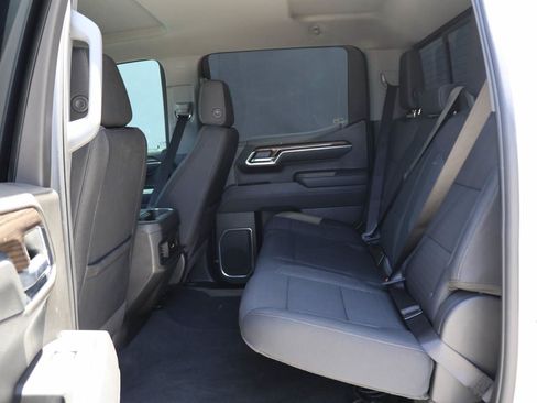 Used 2025 Chevrolet Silverado 1500 LT Trail Boss w/ Convenience Package II AWD/4WD image 12