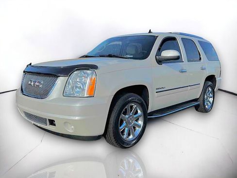 Used 2014 GMC Yukon Denali image 2