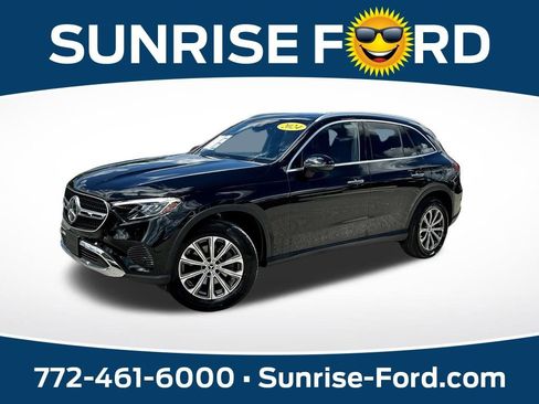 Used 2024 Mercedes-Benz GLC 300 4MATIC image 1